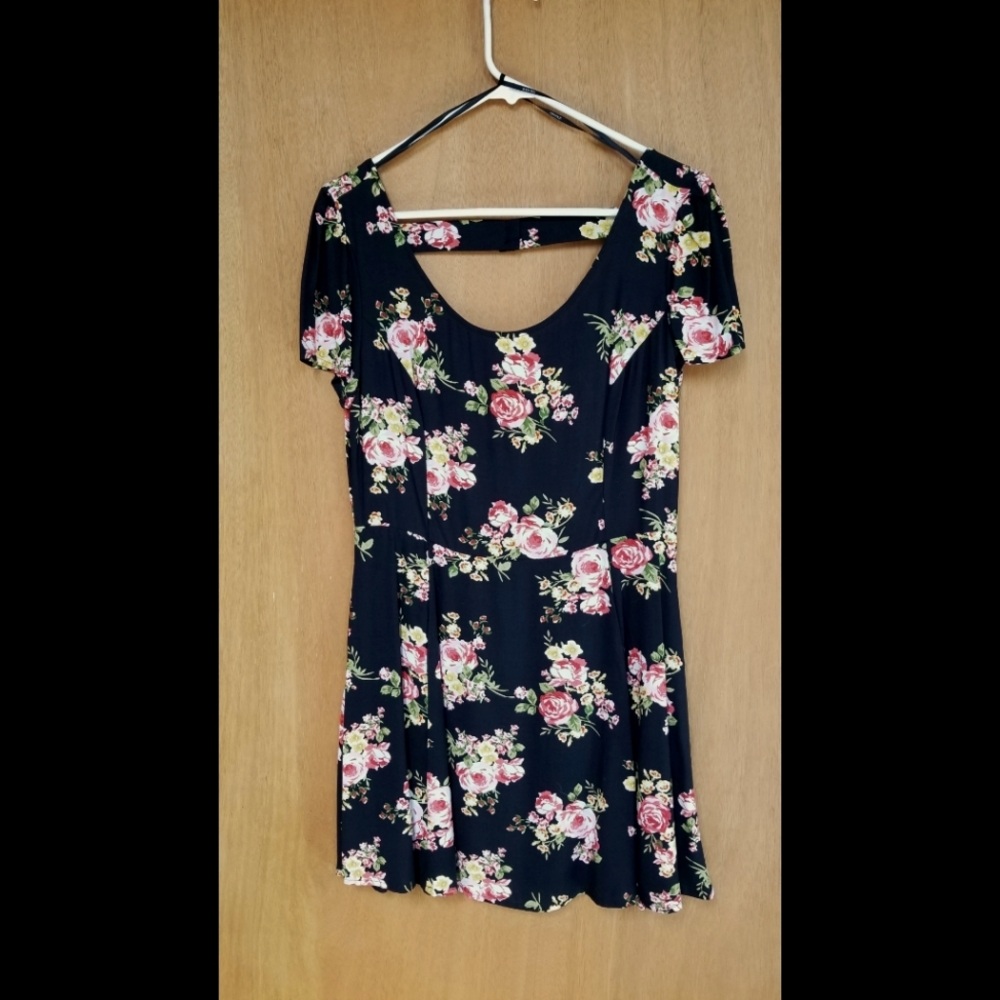 Forever 21 Cute Floral Dress